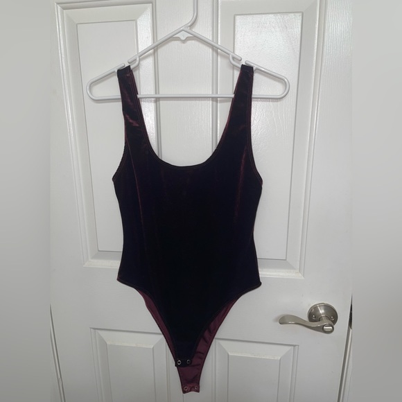 Burgundy velvet bodysuit - Picture 4 of 5
